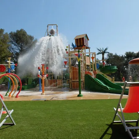 Campingplads Regency Holiday Tour Operateur Dans Camping 5 Etoiles Frejus, Cote D'azur 5*