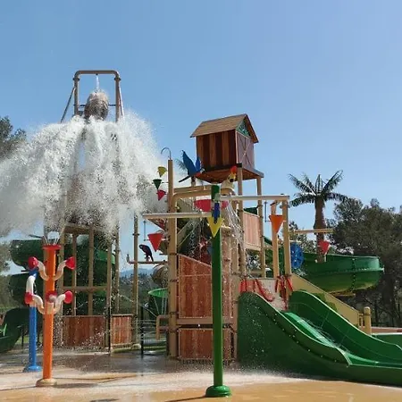 Regency Holiday Tour Operateur Dans Camping 5 Etoiles Frejus, Cote D'azur Kamp alanı