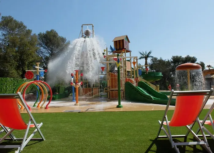 Campingplatz Regency Holiday Tour Operateur Dans Camping 5 Etoiles Frejus, Cote D'azur 5*