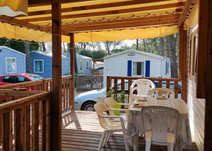 Regency Holiday Tour Operateur Dans Camping 5 Etoiles Frejus, Cote D'azur Campingplatz